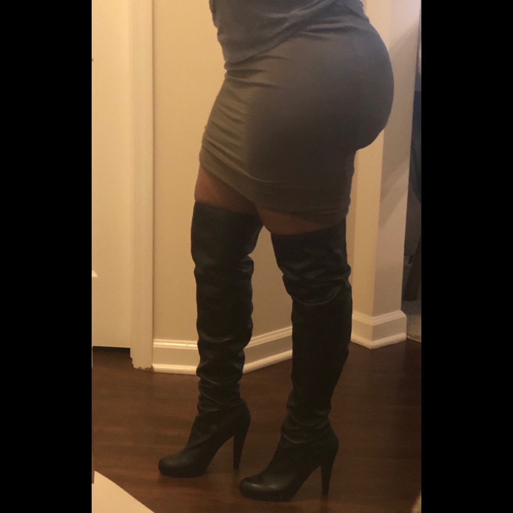 LEATHER THIGH HIGH BOOTS (9) EXCELLENT Condition